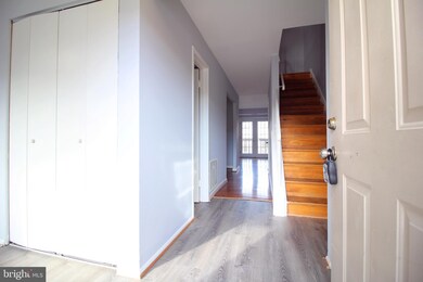 2428 Sun Valley Cir unit 7, Silver Spring, MD 20906 - photo 2