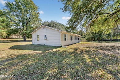 517 Lawrence Dr-05044