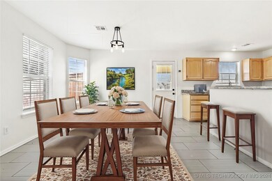 Breakfast nook design idea.