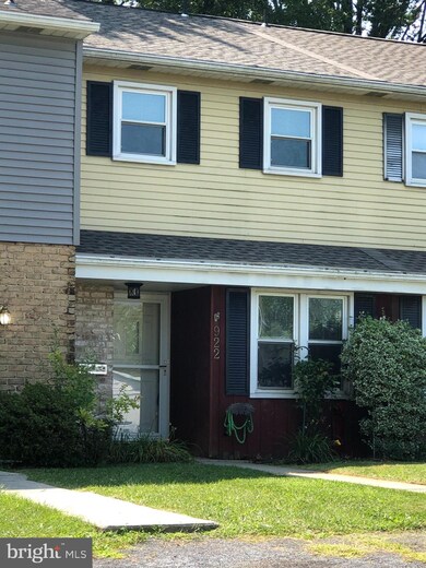 922 E Oak St, Palmyra, PA 17078 - photo 2