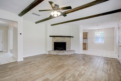 16910 Ravine Cir, Friendswood, TX 77546 - photo 6