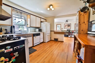466 Westfield Rd, Holyoke, MA 01040 - photo 4