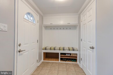 8601 Spring Creek Ct, Springfield, VA 22153 - photo 2