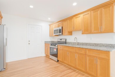 1027 Beech Rd, West Palm Beach, FL 33409 - photo 7