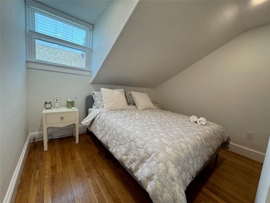 8 Barney St unit 3, Newport, RI 02840 - photo 3