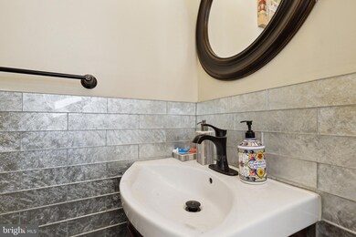 1984 Winslow Ct, Woodbridge, VA 22191 - photo 4