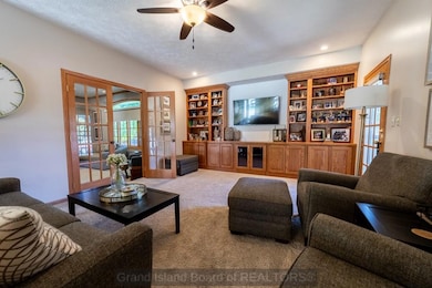 2422 Riverview Dr, Grand Island, NE 68801 - photo 2