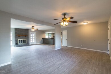 8914 N 53rd Ave-6