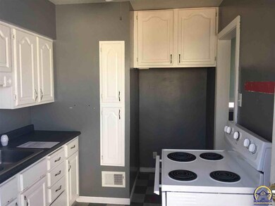610 SW High Ave, Topeka, KS 66606 - photo 4