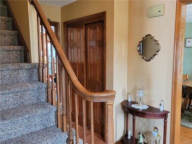 1919 Belleview Dr, Whitehall, PA 18052 - photo 2