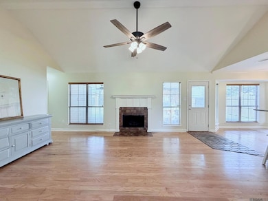 17047 Hunters Trace W, Prairieville, LA 70769 - photo 2