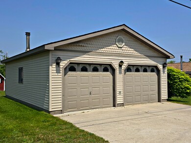 Detached 2 car garage
