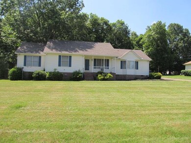 111 Lantern Ln, Shelbyville, TN 37160 - photo 2