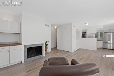 Living room/dining room