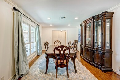 10023 Burgoyne Rd, Houston, TX 77042 - photo 3