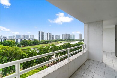 Delvista Towers Condominium unit 819, Miami, FL 33180 - photo 4