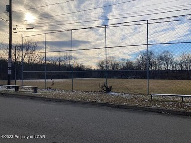 25 Parkin St, Wilkes Barre, PA 18705 - photo 4