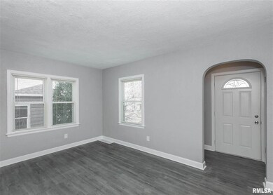 2118 N Myrtle St, Davenport, IA 52804 - photo 2