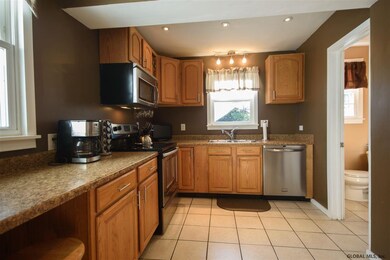 372 S Main Ave, Albany, NY 12209 - photo 6