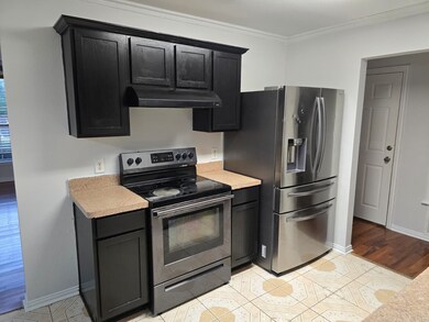 1334 Falcon Dr, Grand Prairie, TX 75051 - photo 3