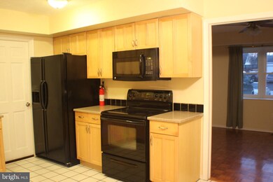 12614 Milburn Ln, Bowie, MD 20715 - photo 4