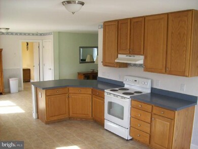 256 Grove Rd, Kunkletown, PA 18058 - photo 4