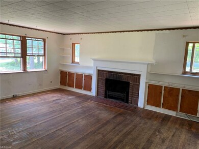 5459 E Lake Rd, Sheffield Lake, OH 44054 - photo 4