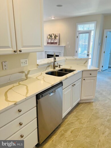 23102 Mistflower Dr, Clarksburg, MD 20871 - photo 6