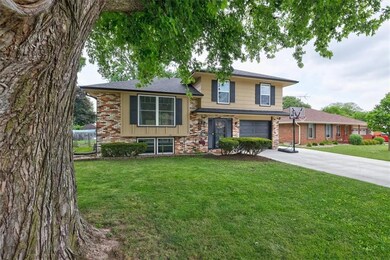 1433 N 7th Ave E, Newton, IA 50208 - photo 2