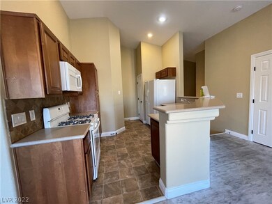 kitchen with breakfast bar