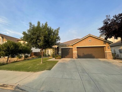 2890 N Dee Ann Ave, Fresno, CA 93727 - photo 2