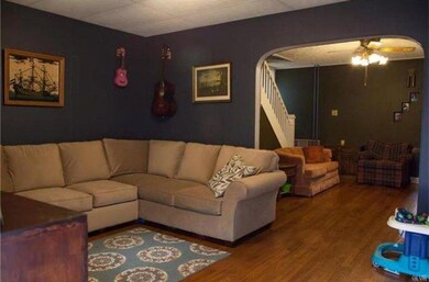 415 New St, Freemansburg, PA 18017 - photo 2