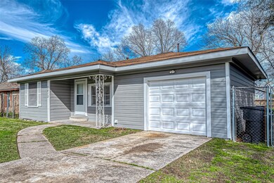 3813 Crandon St, Houston, TX 77026 - photo 2