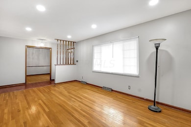 4959 Woodbriar Place, Columbus, OH 43229 - photo 4