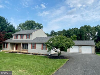 25 Pheasant Run Rd, Boyertown, PA 19512 - photo 2