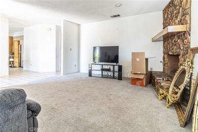 14294 Apple Creek Dr, Victorville, CA 92395 - photo 5