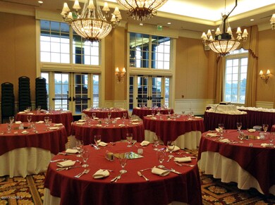 Clubhouse Meeting Area_RE