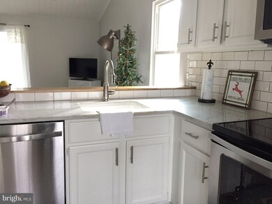 816 E 16th St, Frederick, MD 21701 - photo 3