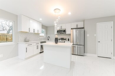 Welcome to a gorgeous, all brand-new chef's kitche