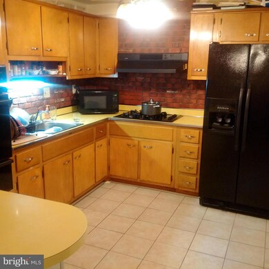 806 Carrington Ave, Capitol Heights, MD 20743 - photo 4