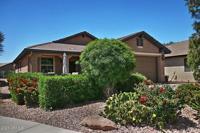 6523 W Mockingbird Way-large-002-037-Fro