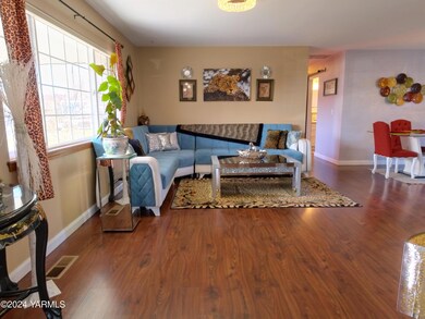 Familyroom2