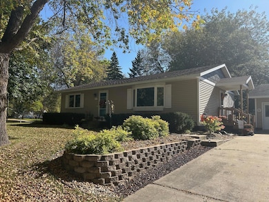 1104 14th Ave SE, Willmar, MN 56201 - photo 3