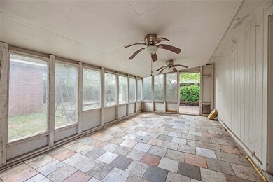 Sun porch can be removed for extra yard space or c