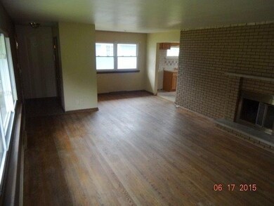 3221 Strong St, Highland, IN 46322 - photo 2