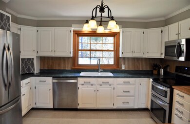 7 Pine Acres Rd, Allenstown, NH 03275 - photo 2