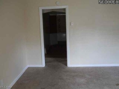 5223 Arch St, Maple Heights, OH 44137 - photo 2