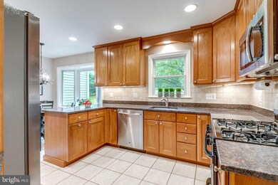 2945 Fort Lee St, Herndon, VA 20171 - photo 6