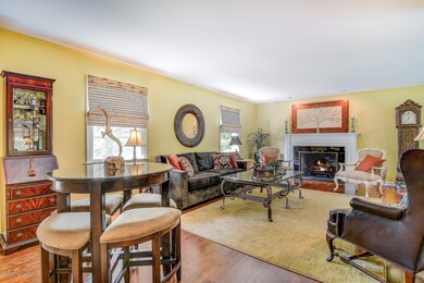 007_Living Room