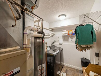 305 W 16th St N, Newton, IA 50208 - photo 7